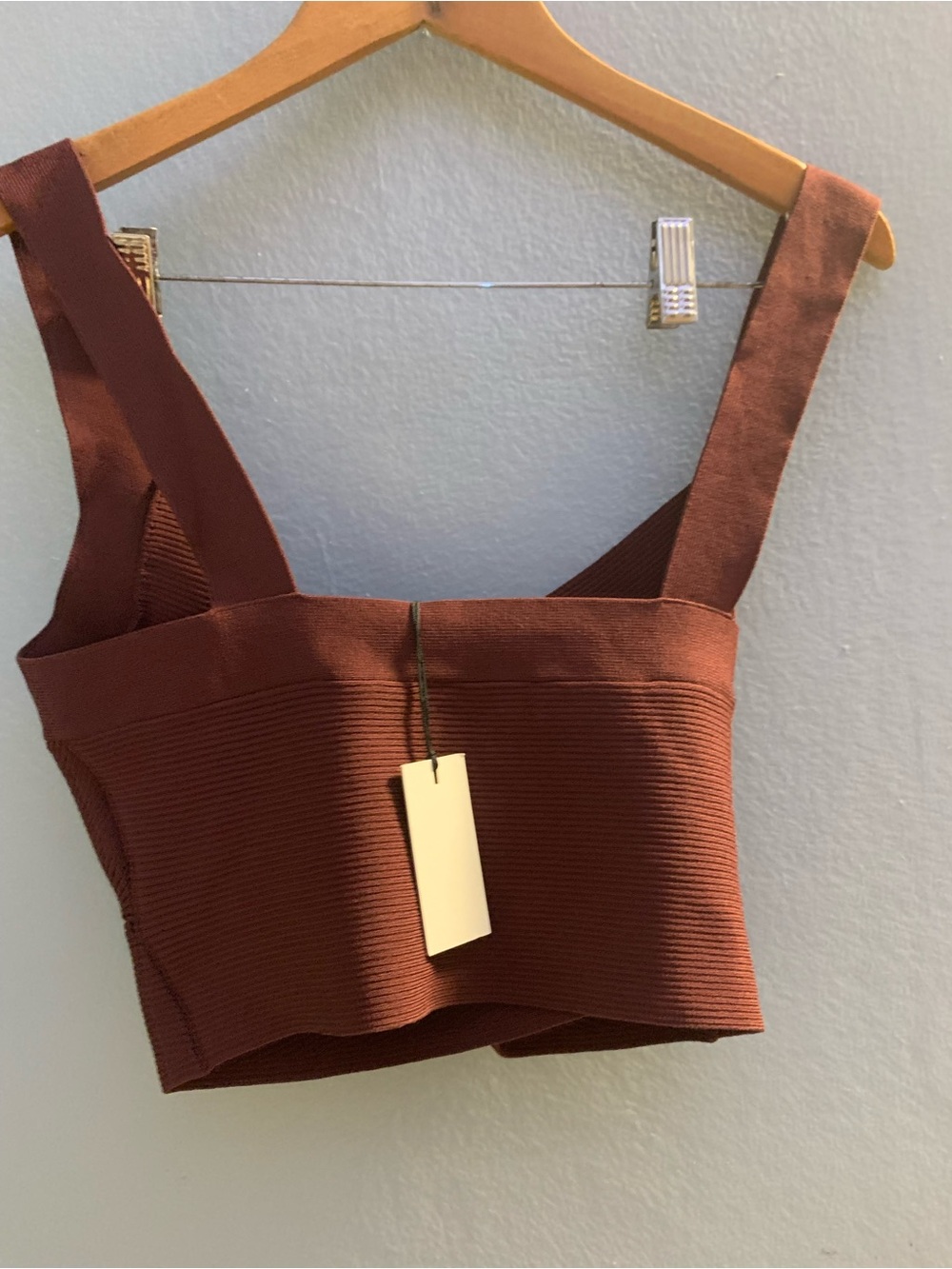Babaton Sculpt Knit Crop Top - Picture 3 of 3